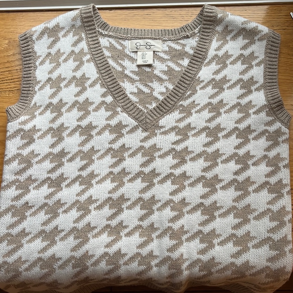Small Brown and White Patterned Sweater Vest